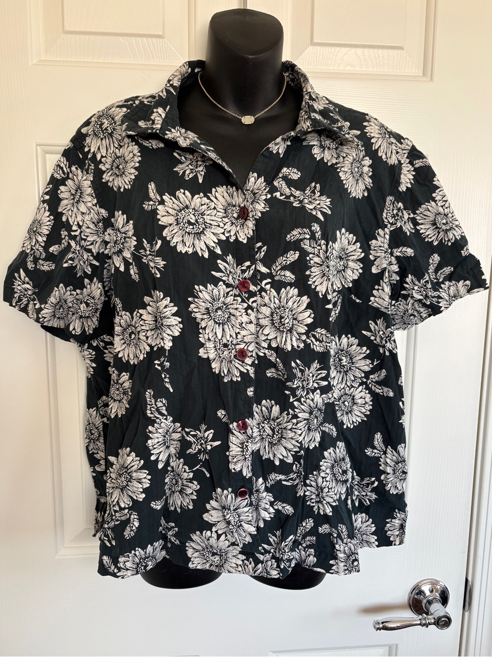 Erika Dark Green & White Sunflower Button Up with Red Buttons